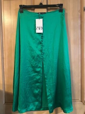 ZARA Emerald Green Satin Button-Front Midi Skirt